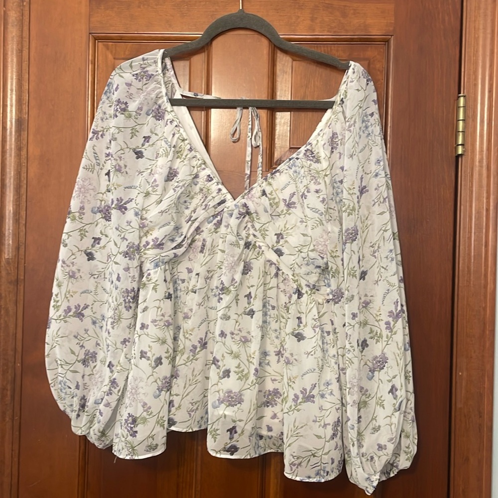 Express Floral Blouse in Lavender and White